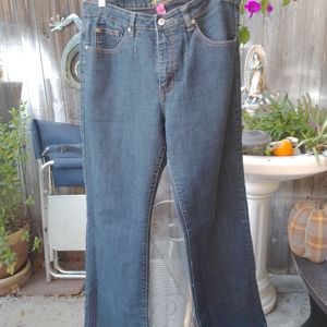 Size 12 stretch Bill Blass boot cut jeans